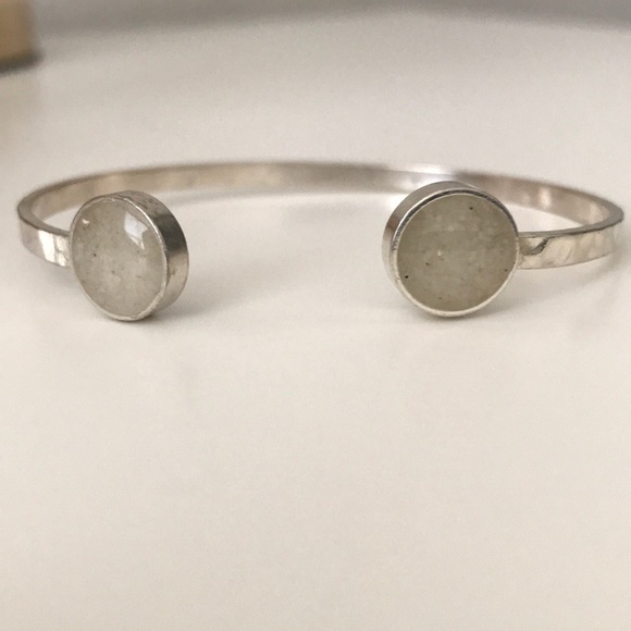 Hammered silver cuff bracelet with stone detail. - Picture 1 of 4